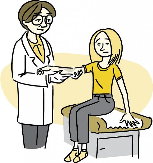 Caricatura de un médico examinando el sarpullido en el brazo de una mujer.