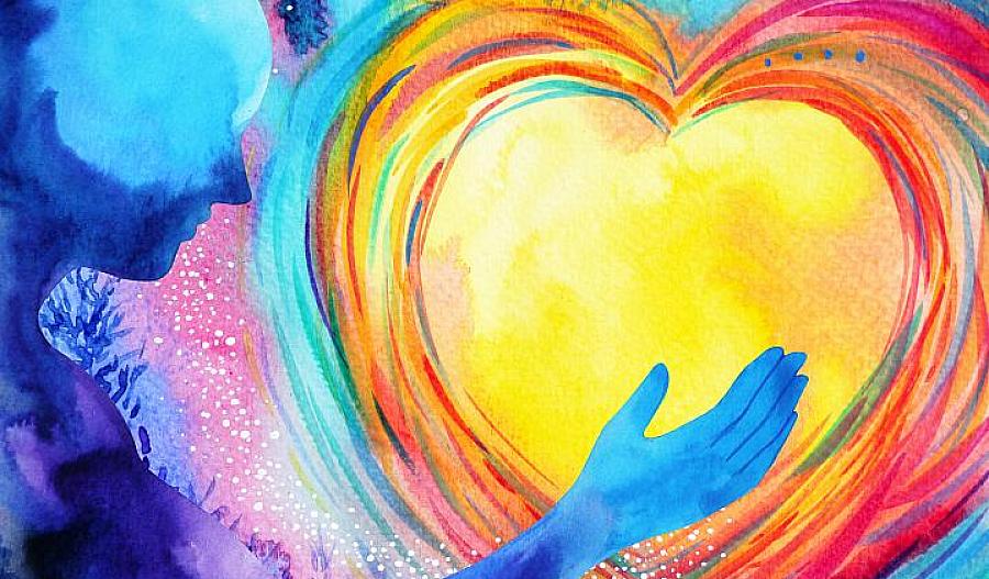 Imagen abstracta de una persona que sostiene un corazón.